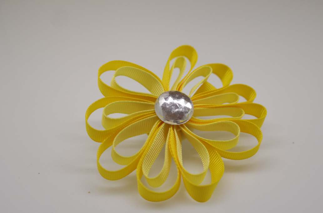 Large petal flower hair Bow with colors  Daffodil Yellow, Baby Maize
